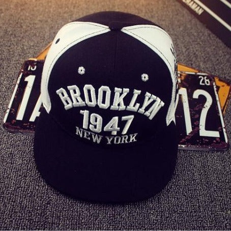 Hip Hop Hat Black And White Elements 1947 Letters Peaked Cap