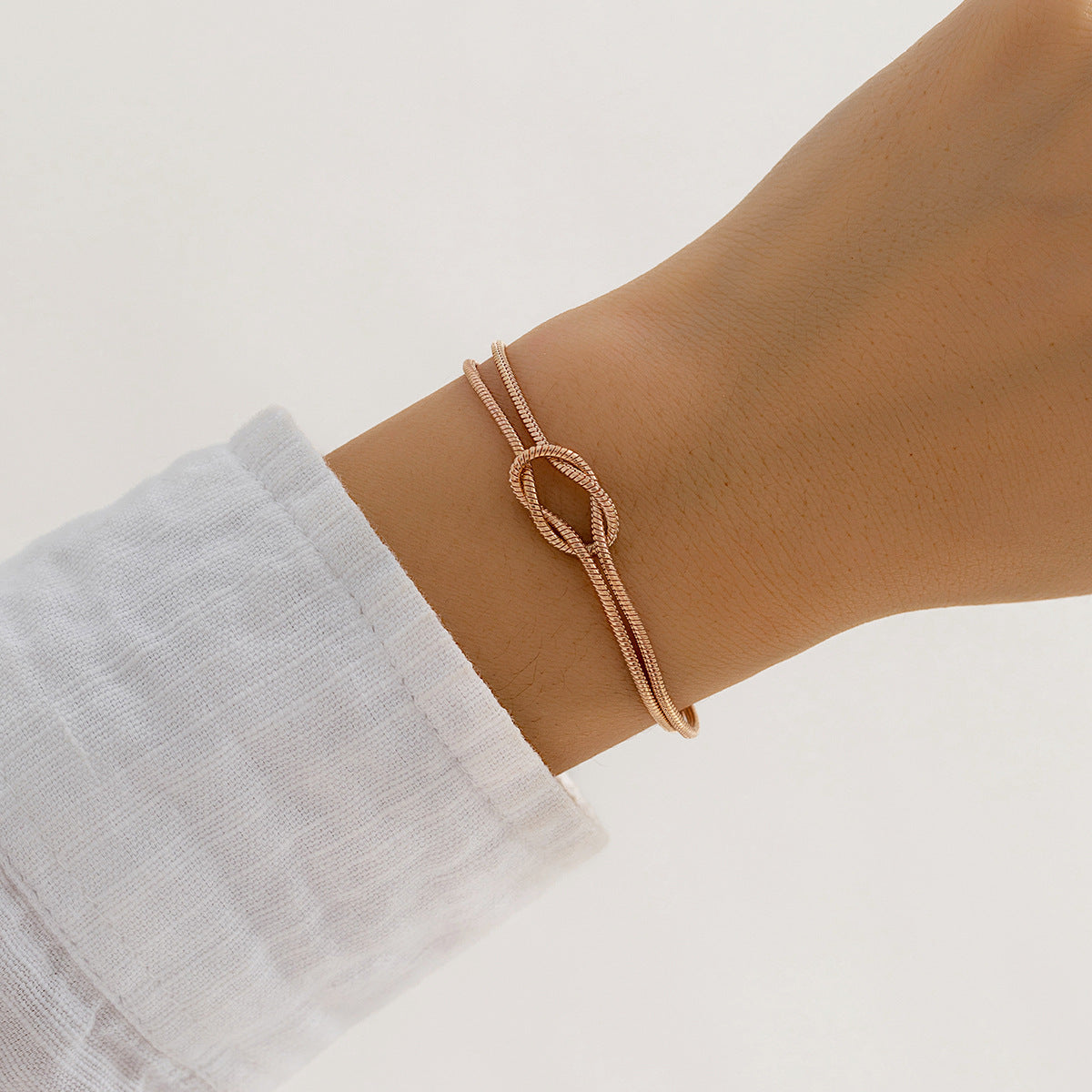 Simple Knot Snake Bone Bracelet Cold Style Design Element Bracelet