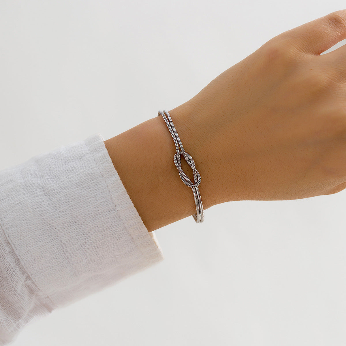 Simple Knot Snake Bone Bracelet Cold Style Design Element Bracelet