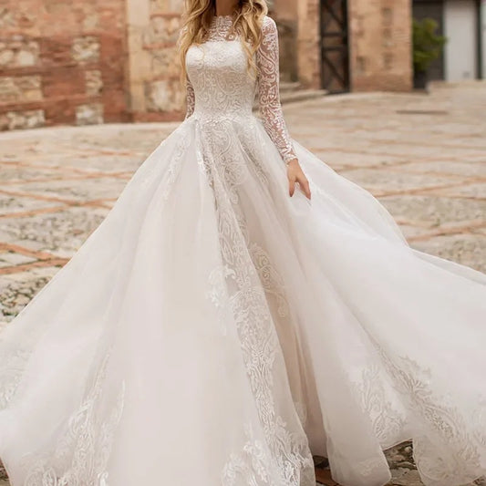 Long-Sleeved Exquisite Wedding Dress